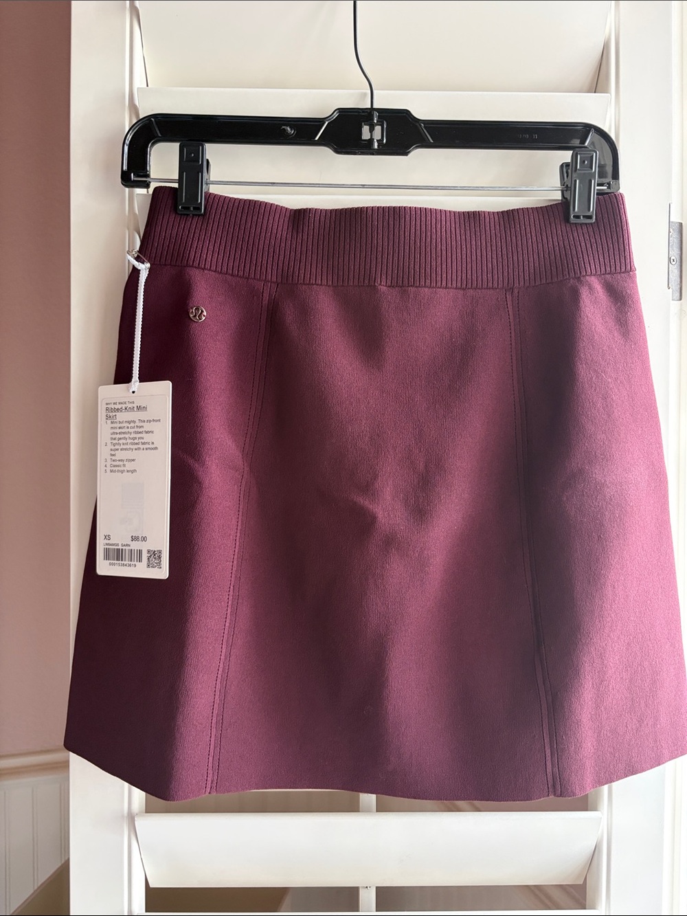 NWT Lululemon Ribbed knit mini skirt